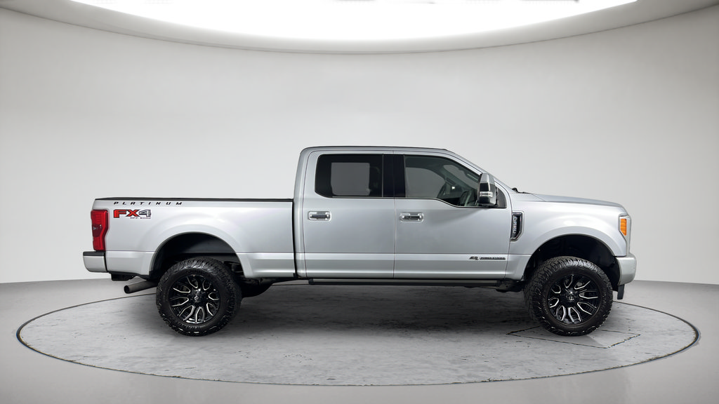 Used 2017 Ford F350 Platinum w/ FX4 4x4 Off Road Package image 5