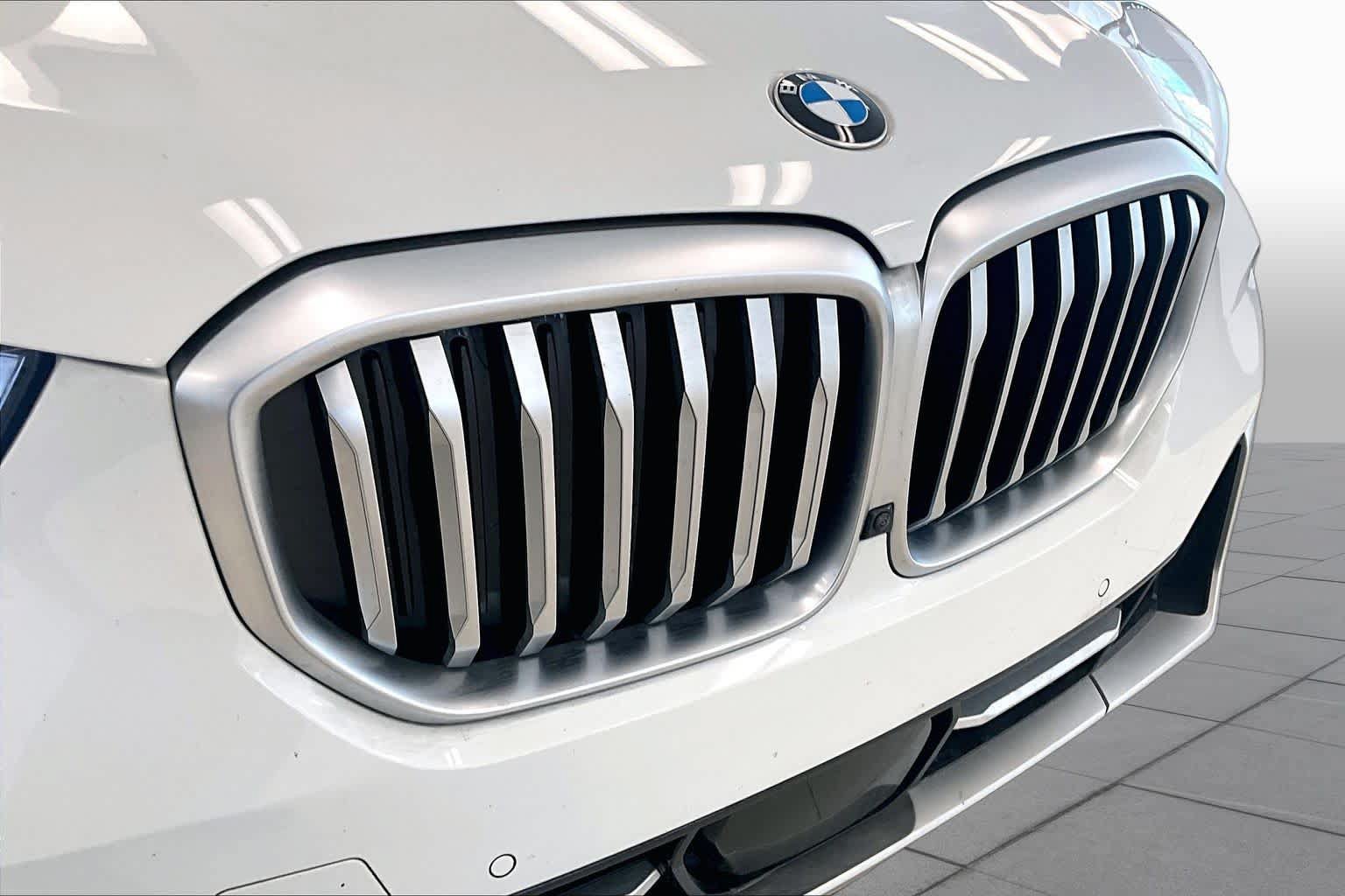 Used 2024 BMW X5 xDrive40i w/ Premium Package AWD/4WD image 28