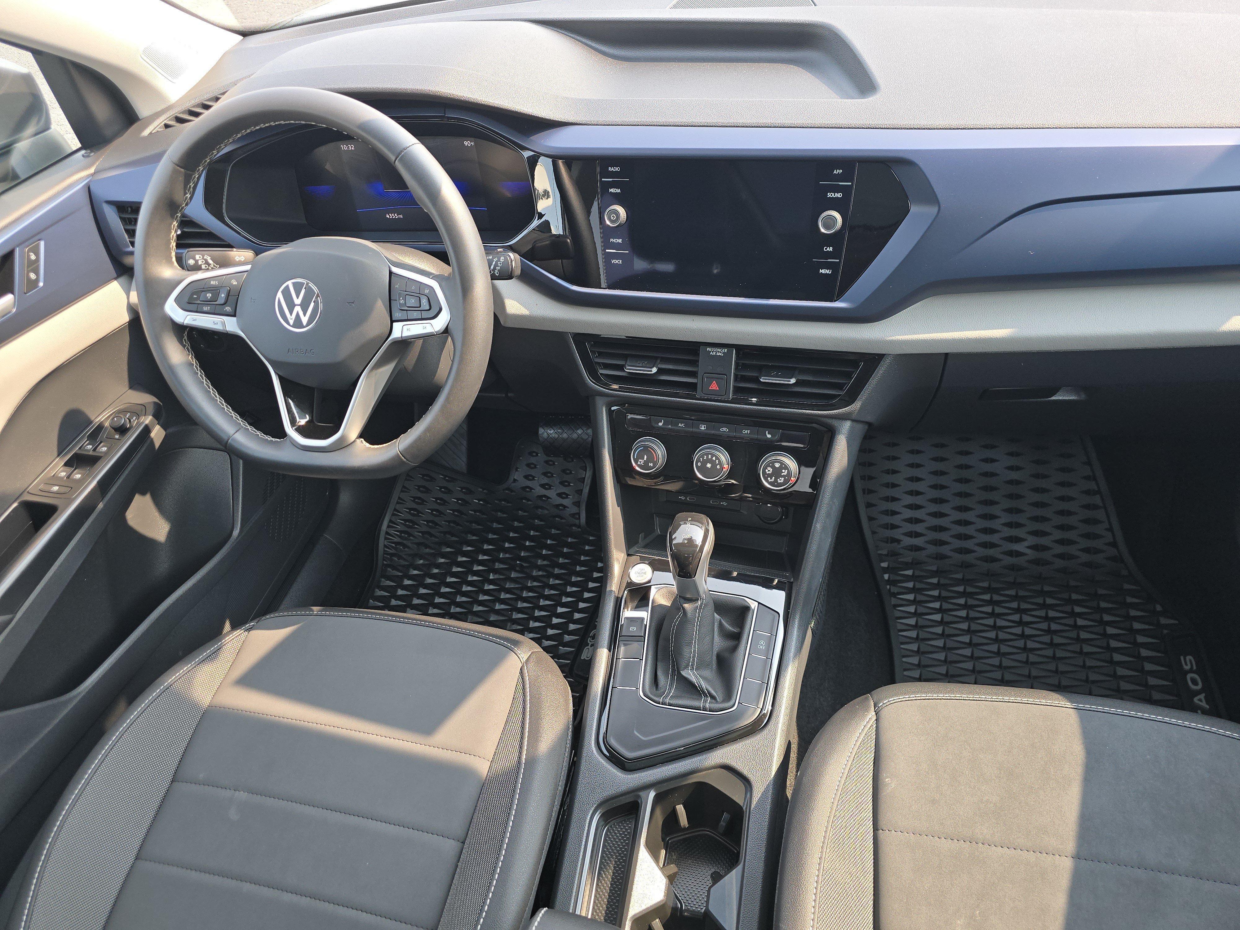 Certified 2023 Volkswagen Taos SE w/ Panoramic Sunroof Package FWD image 18