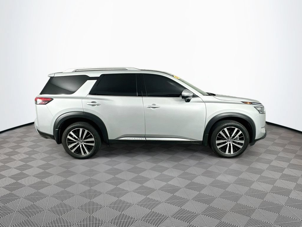 Certified 2025 Nissan Pathfinder Platinum w/ Black Appearance Package AWD/4WD image 12