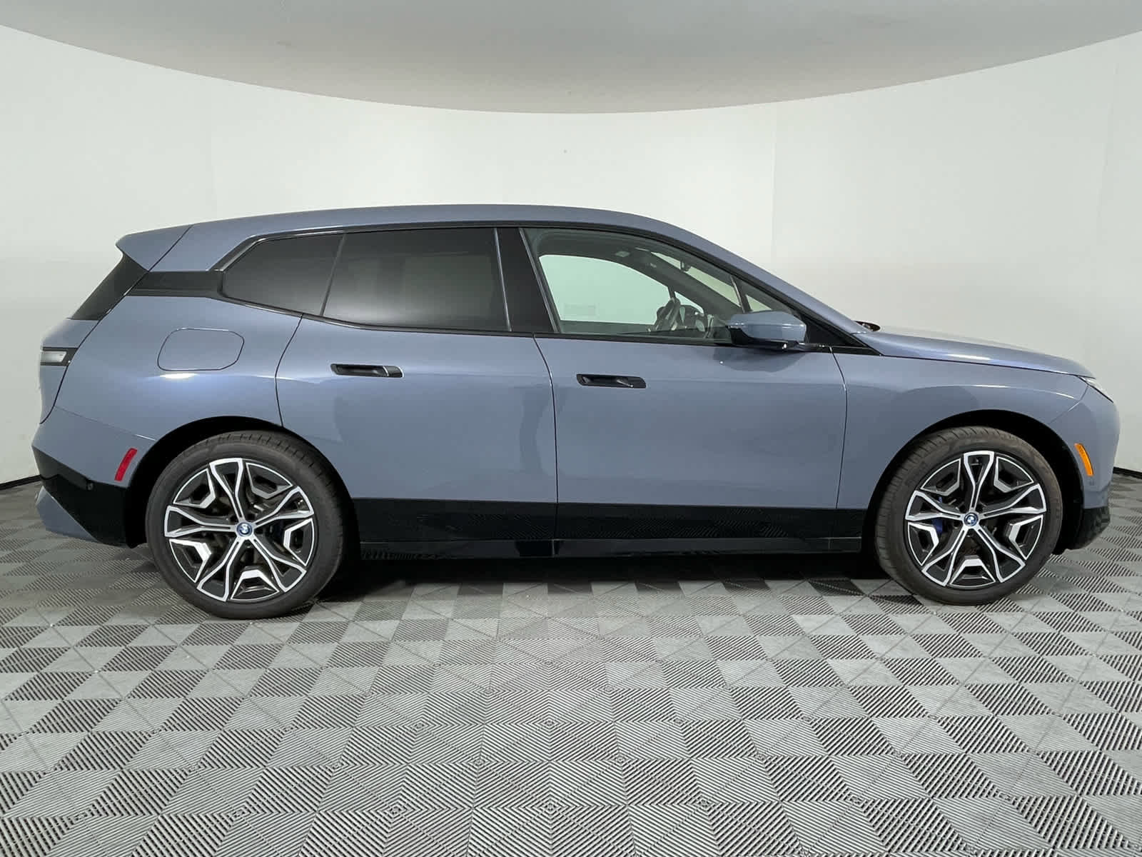 Certified 2025 BMW iX xDrive50 w/ Sport Package AWD/4WD image 2