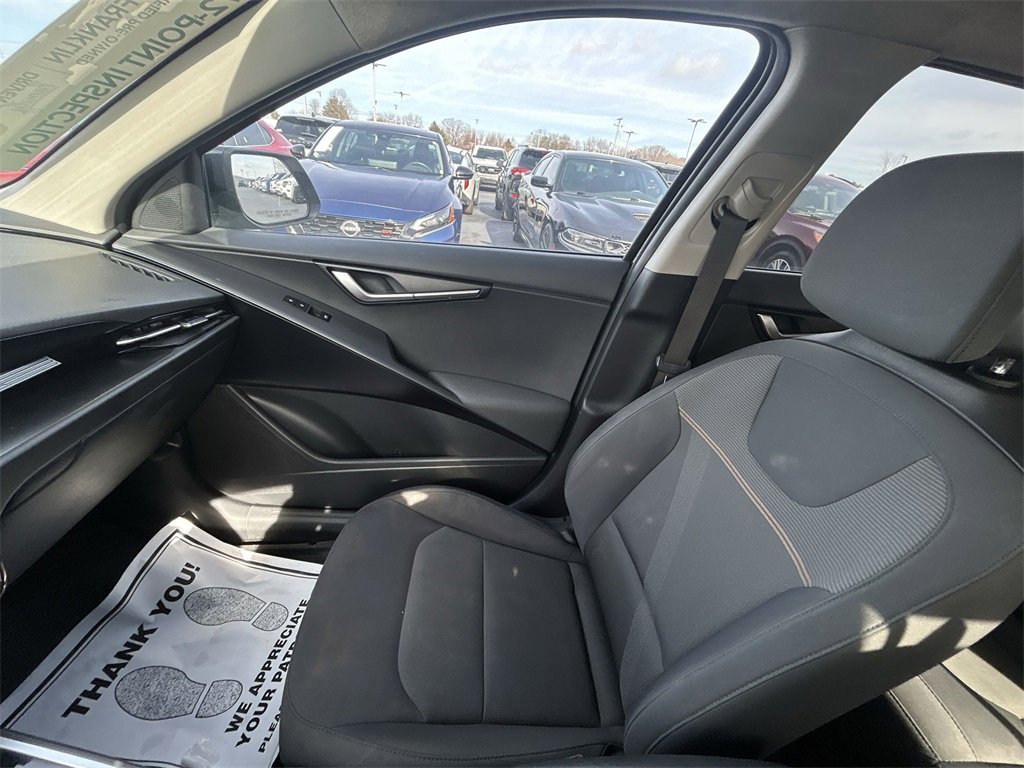 Used 2024 Kia Niro LX image 13