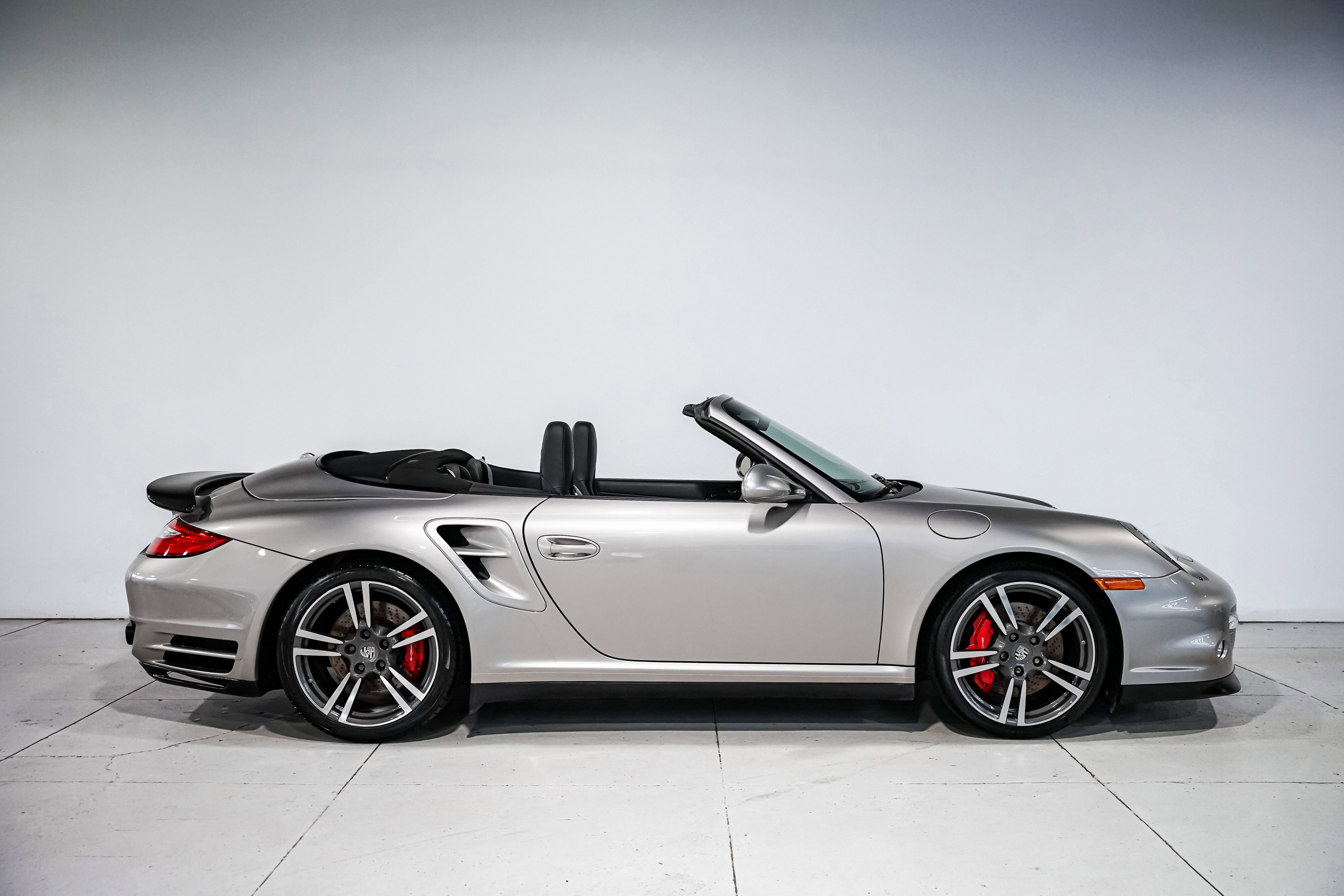 Used 2012 Porsche 911 Turbo image 2