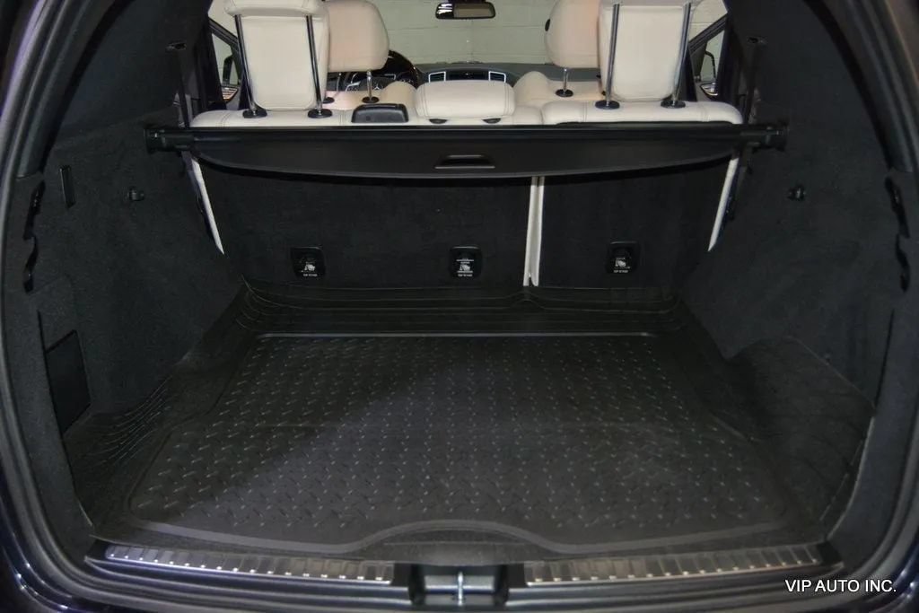 Used 2012 Mercedes-Benz ML 63 AMG 4MATIC image 32