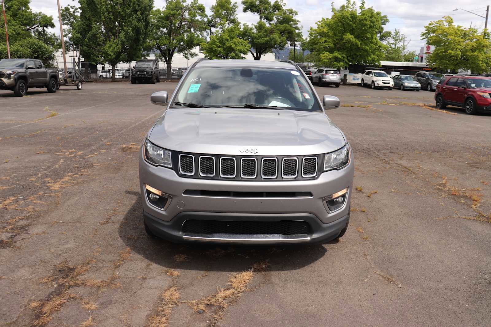 Used 2019 Jeep Compass Limited AWD/4WD image 2