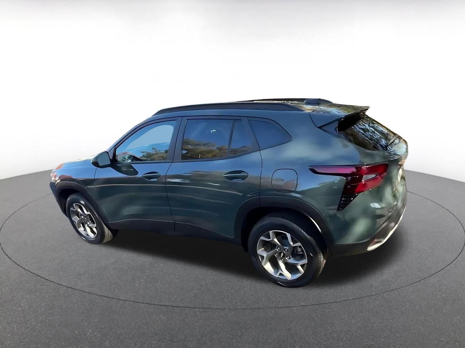 Used 2025 Chevrolet Trax LT image 10