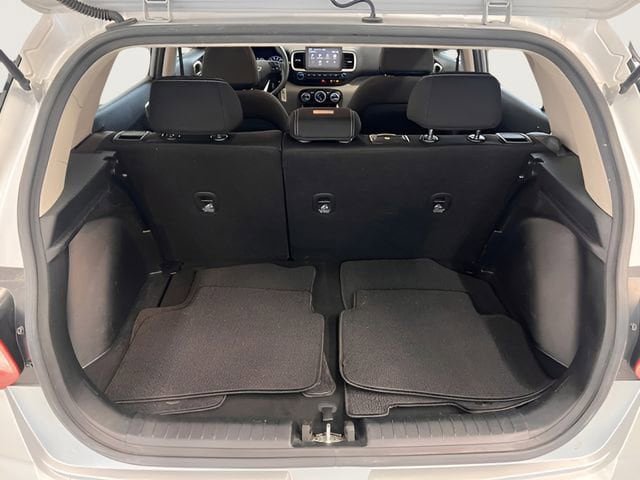Used 2020 Hyundai Venue SEL FWD image 6