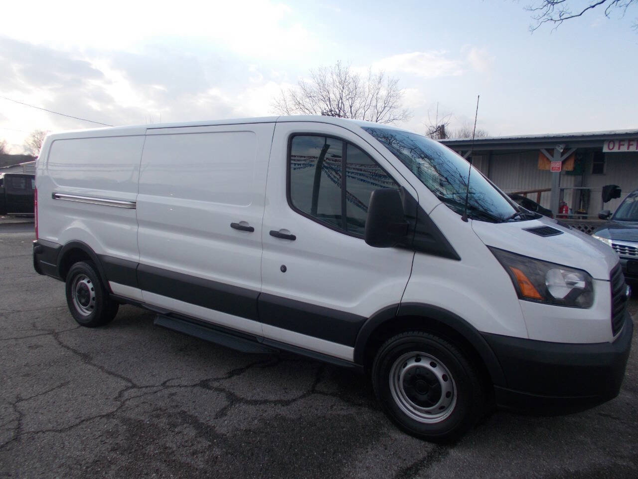 Used 2017 Ford Transit 350 148 Low Roof image 18