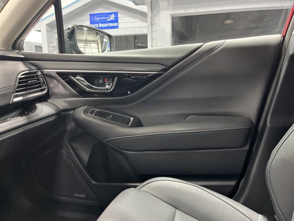 Used 2025 Subaru Outback Limited image 16