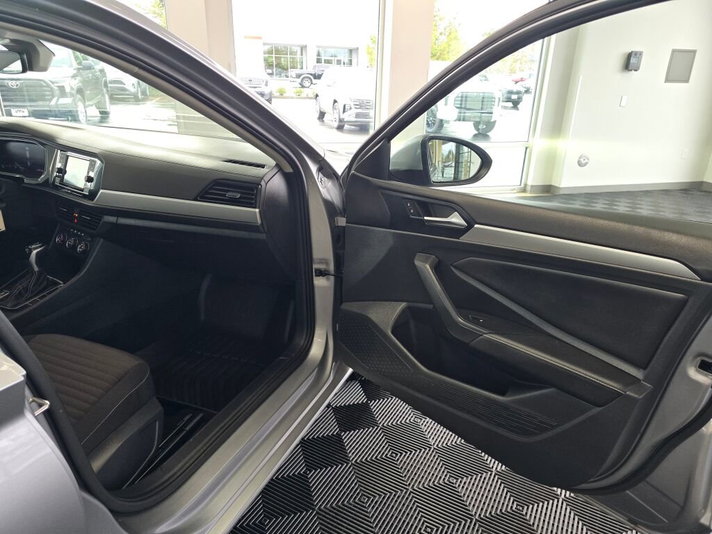 Used 2024 Volkswagen Jetta S image 41