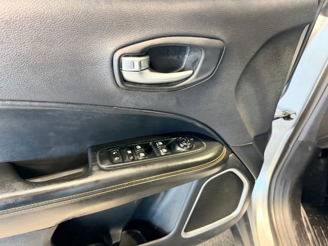 Used 2017 Jeep Compass Limited AWD/4WD image 6