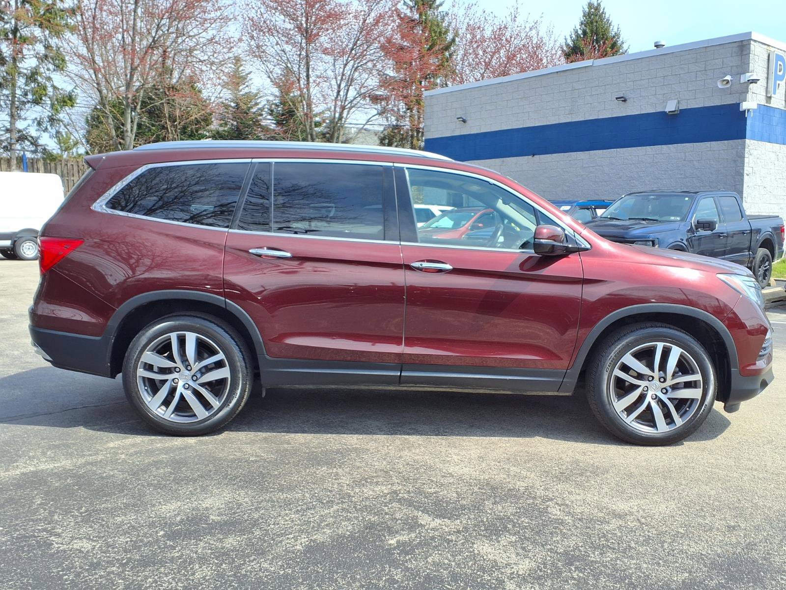 Used 2018 Honda Pilot Elite image 2
