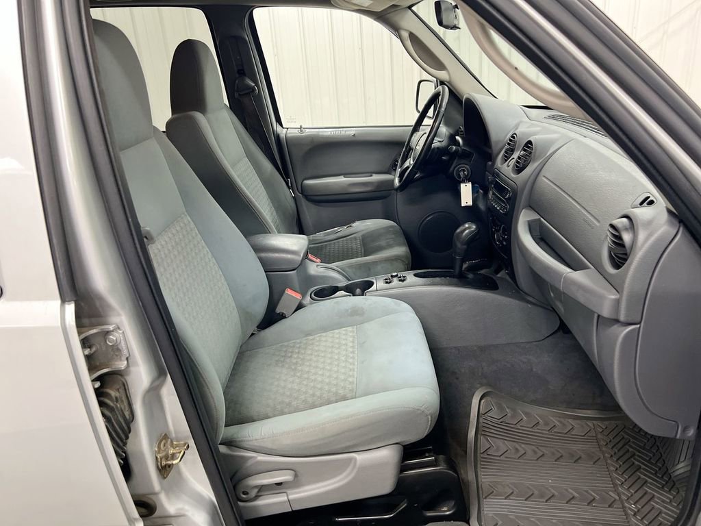 Used 2005 Jeep Liberty Sport AWD/4WD image 19
