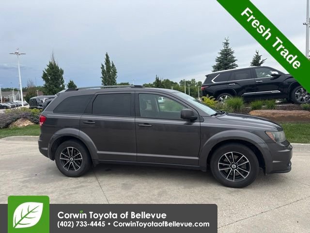 Used 2018 Dodge Journey SE w/ Blacktop Package FWD image 2
