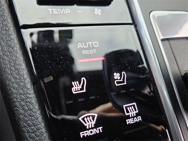 Used 2023 Porsche Cayenne image 11