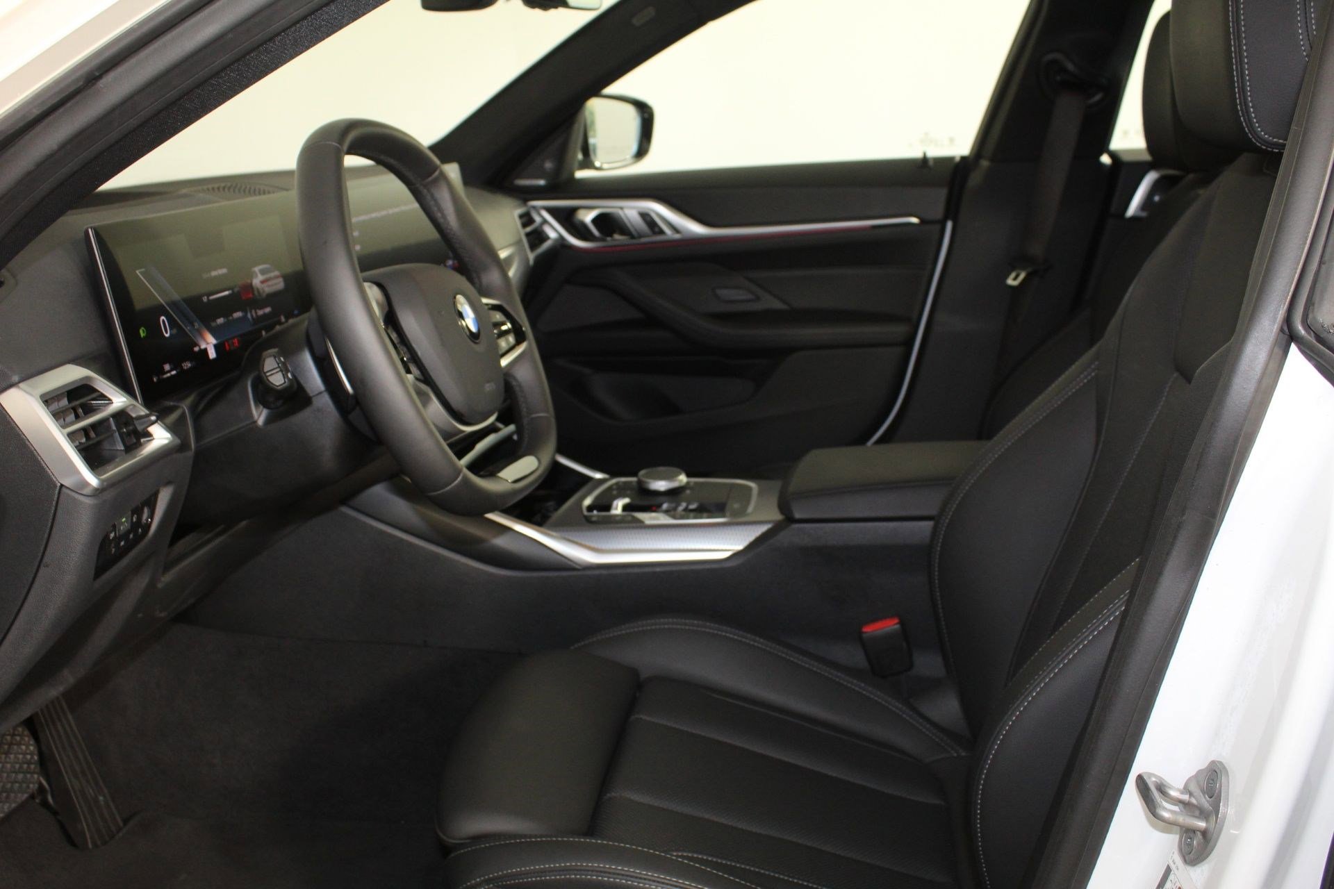 Used 2025 BMW 430i xDrive w/ Premium Package image 23