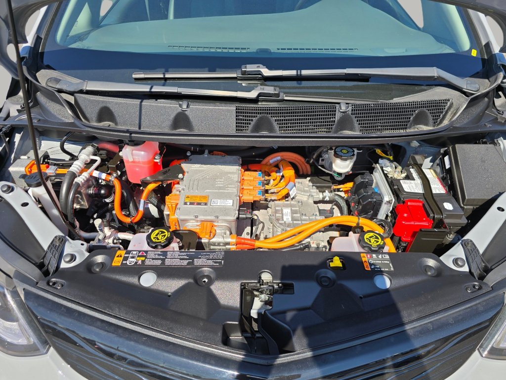 Used 2020 Chevrolet Bolt Premier w/ Infotainment Package FWD image 25