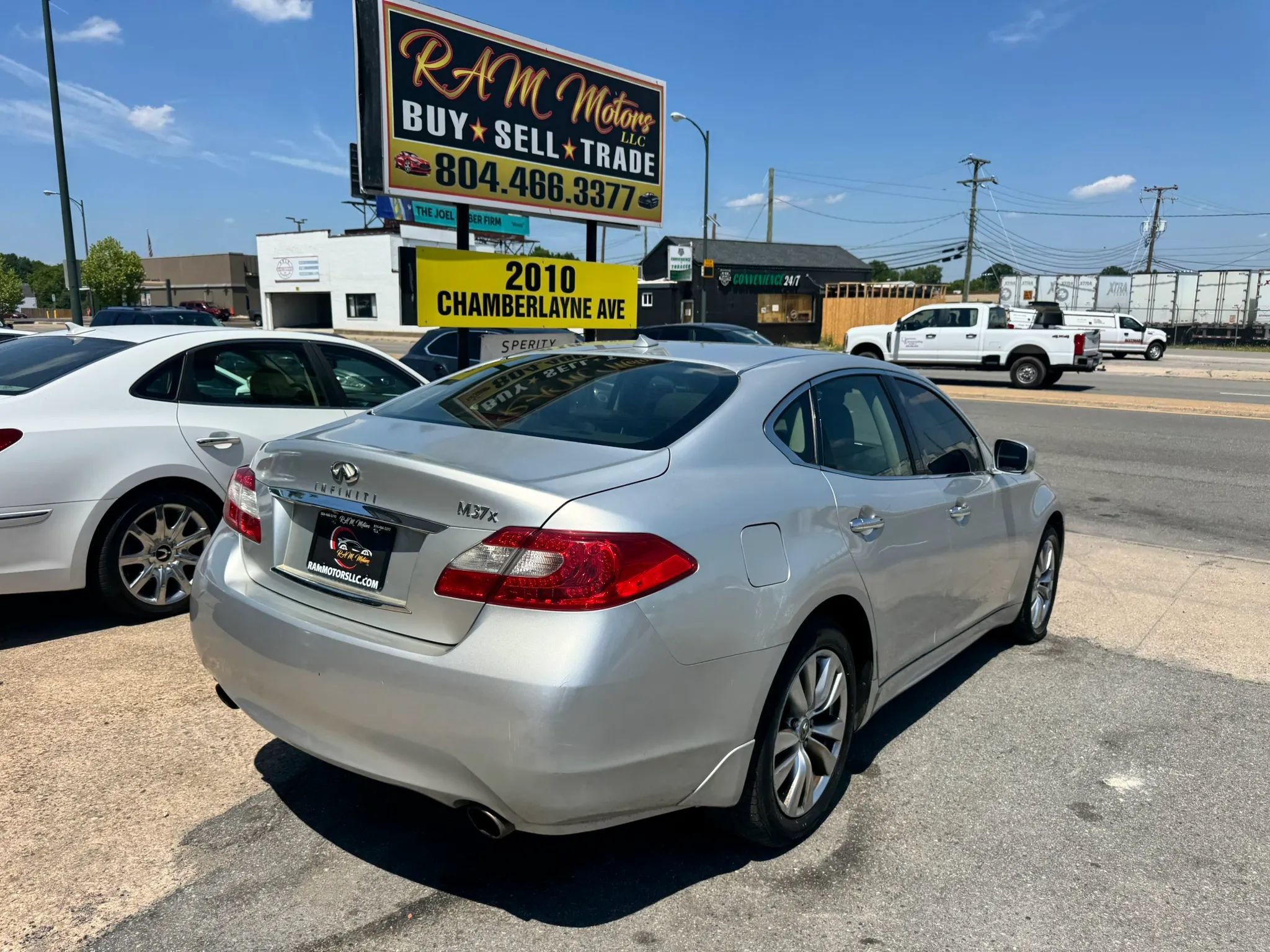 Used 2012 INFINITI M37 x w/ Premium Pkg AWD/4WD image 3