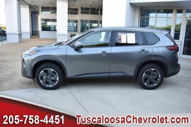 Used 2024 Nissan Rogue SV image 6