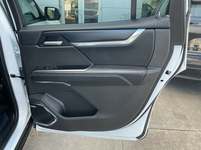 Used 2025 GMC Acadia Elevation AWD/4WD image 24