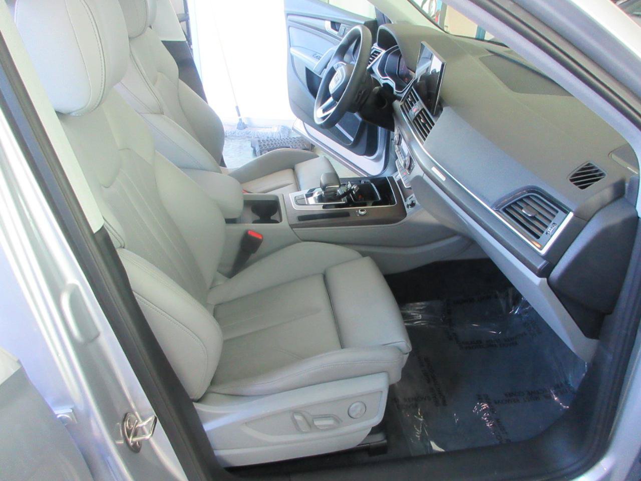 Used 2024 Audi Q5 2.0T Premium Plus w/ Premium Plus Package AWD/4WD image 25