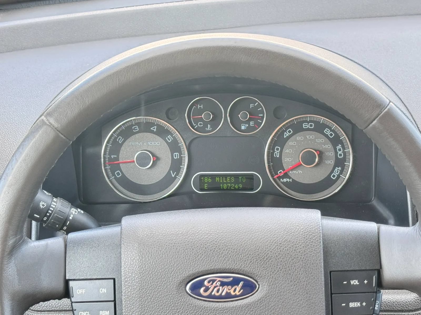 Used 2008 Ford Taurus X SEL FWD image 28