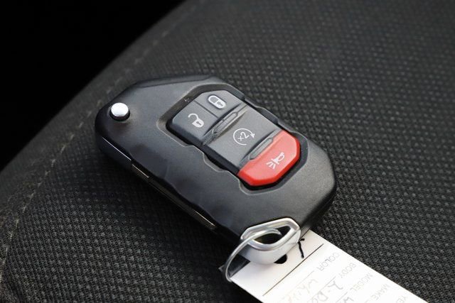 Used 2021 Jeep Wrangler Sport S image 24