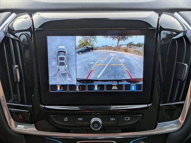 Certified 2023 Chevrolet Traverse LT w/ Rear Camera Mirror Package image 13