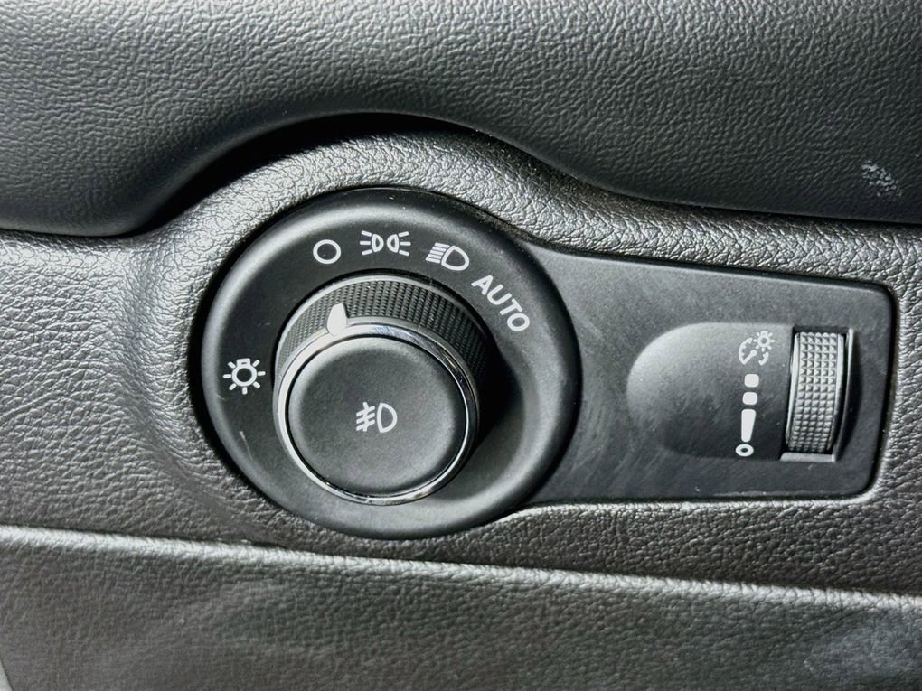 Used 2021 Dodge Durango GT w/ Blacktop Package RWD image 15