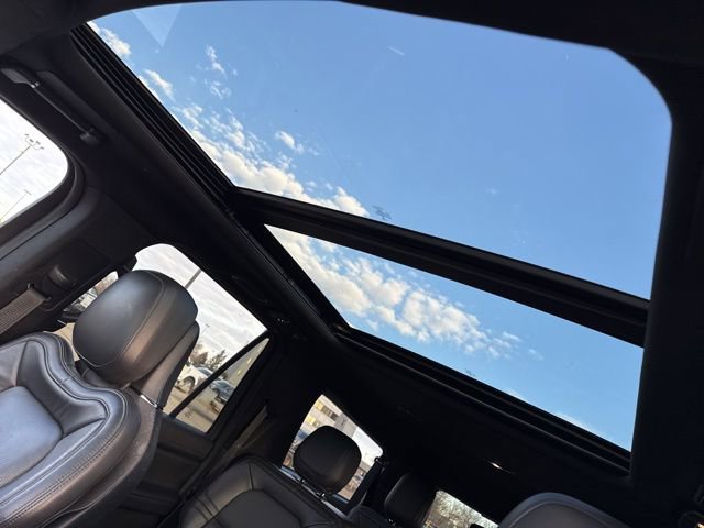 Used 2023 Lincoln Navigator L Reserve image 3