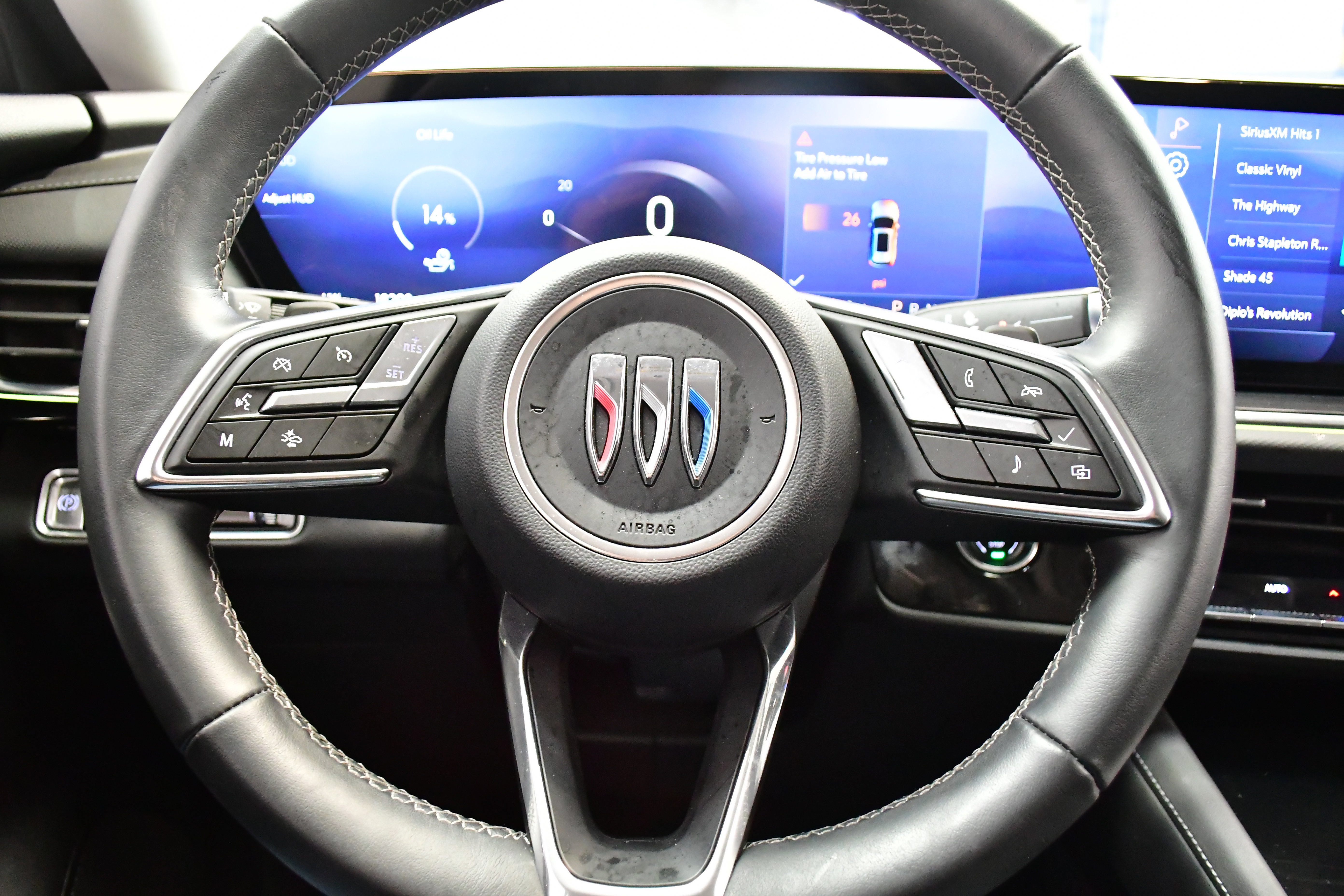 Used 2025 Buick Envision Preferred image 21