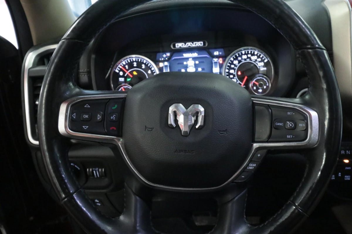 Used 2019 RAM 1500 Laramie AWD/4WD image 18