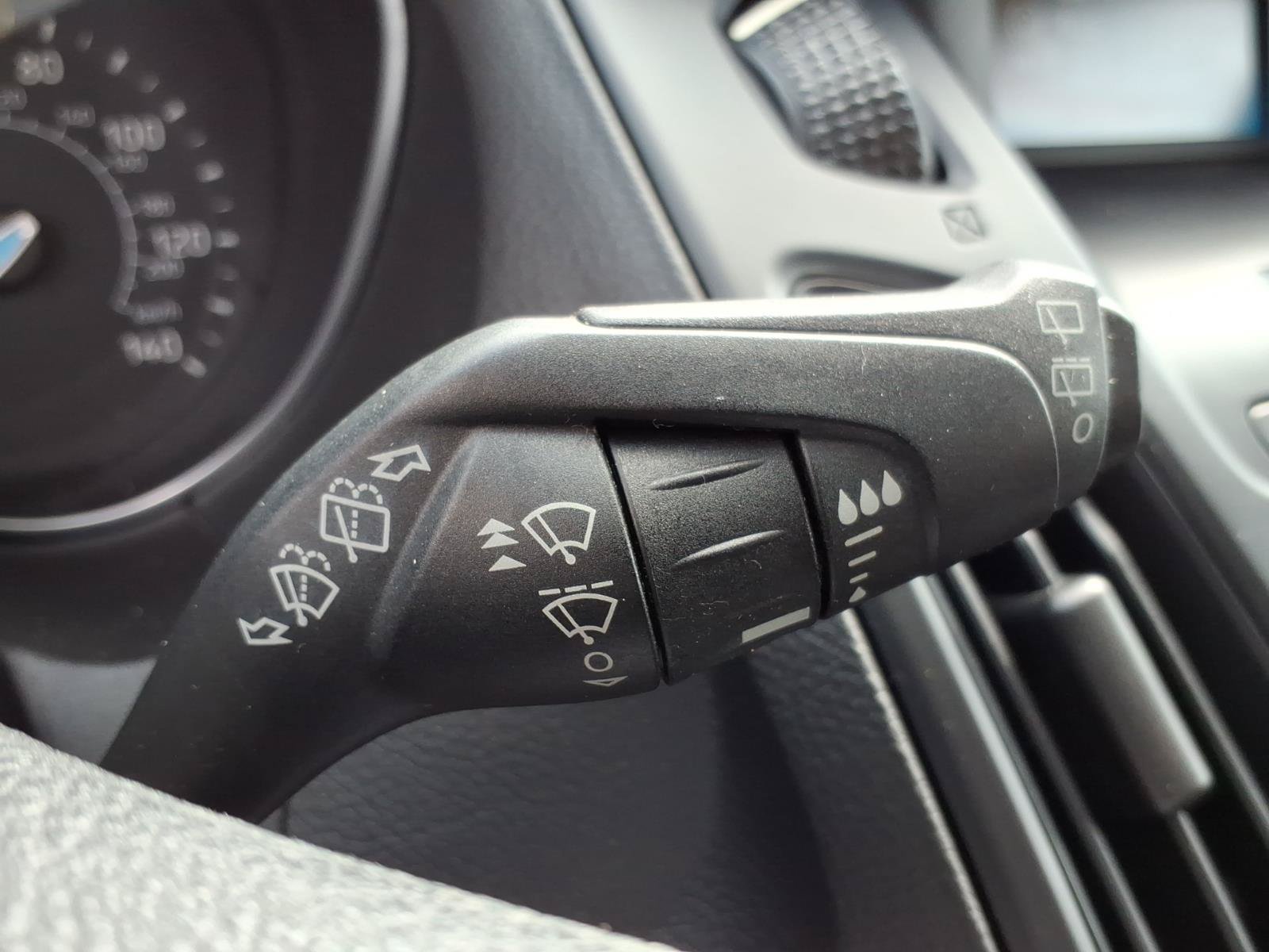 Used 2015 Ford Focus SE w/ Interior Protection Package FWD image 23