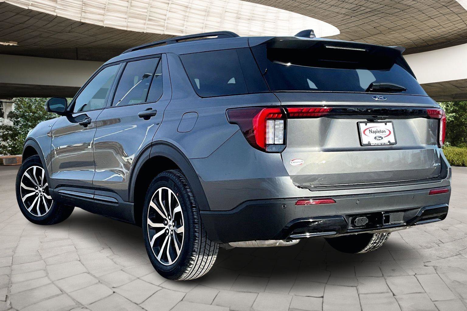 New 2026 Ford Explorer ST-Line image 3