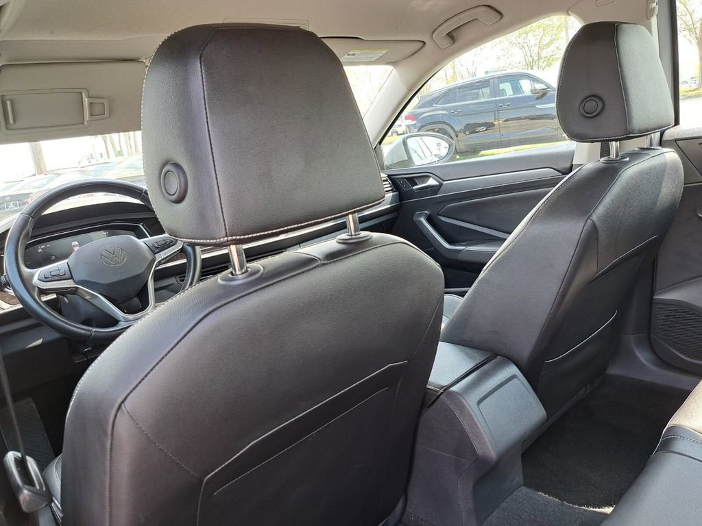 Used 2024 Volkswagen Jetta SE image 21