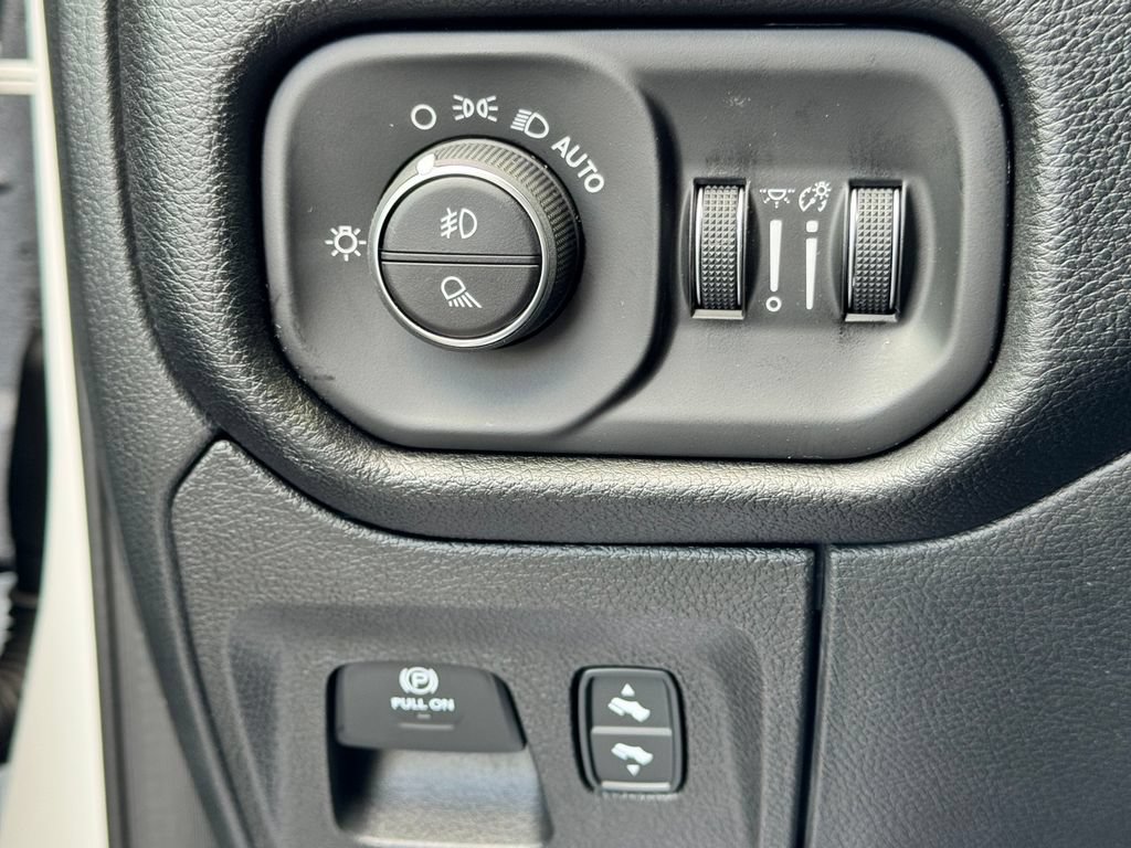 New 2026 RAM 1500 Big Horn AWD/4WD image 28