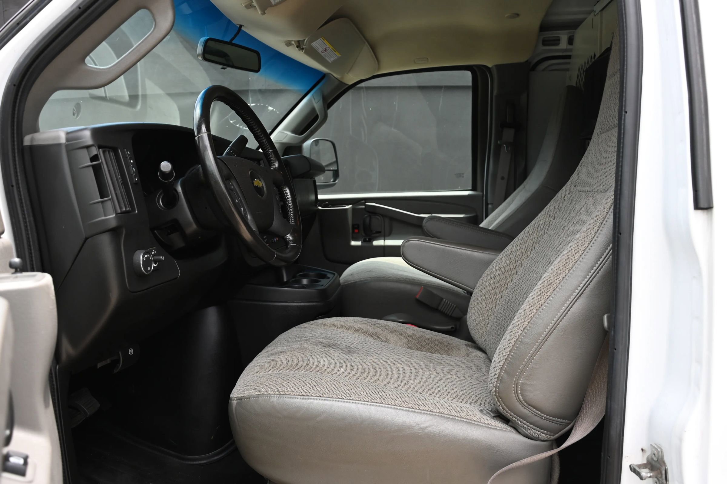 Used 2021 Chevrolet Express 2500 w/ Driver Convenience Package image 12