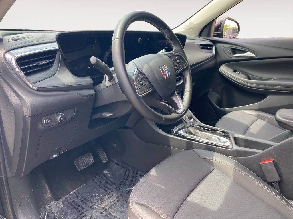 Used 2025 Buick Encore GX Preferred AWD/4WD image 18