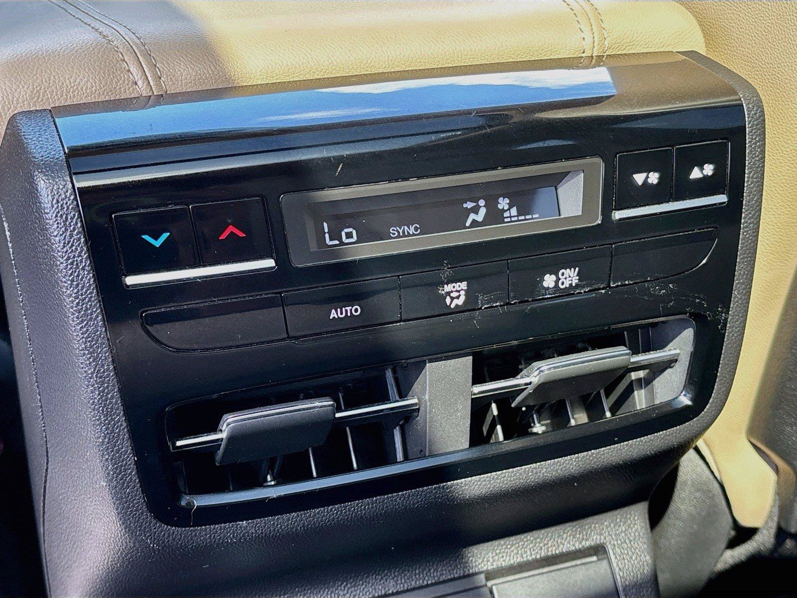 Used 2022 Acura MDX SH-AWD image 25