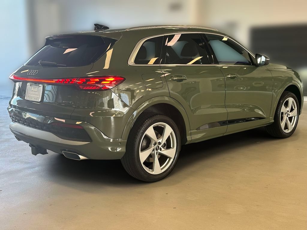 Used 2025 Audi Q5 Premium Plus w/ Premium Plus AWD/4WD image 4