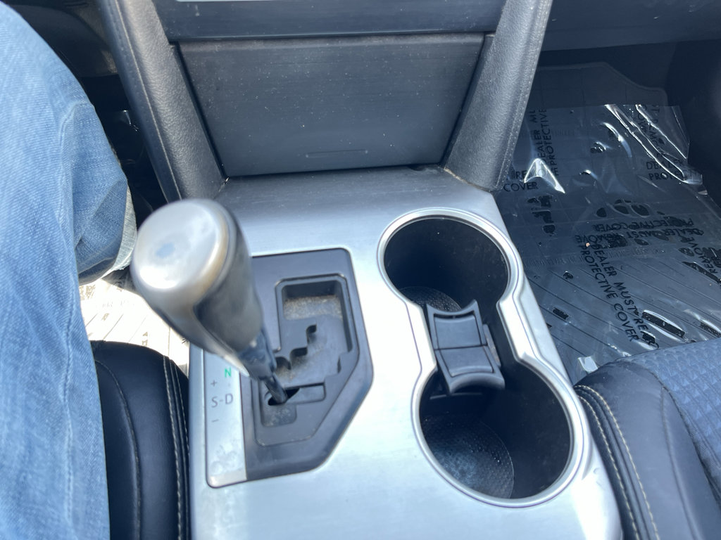 Used 2014 Toyota Camry SE w/ Moonroof Package FWD image 20