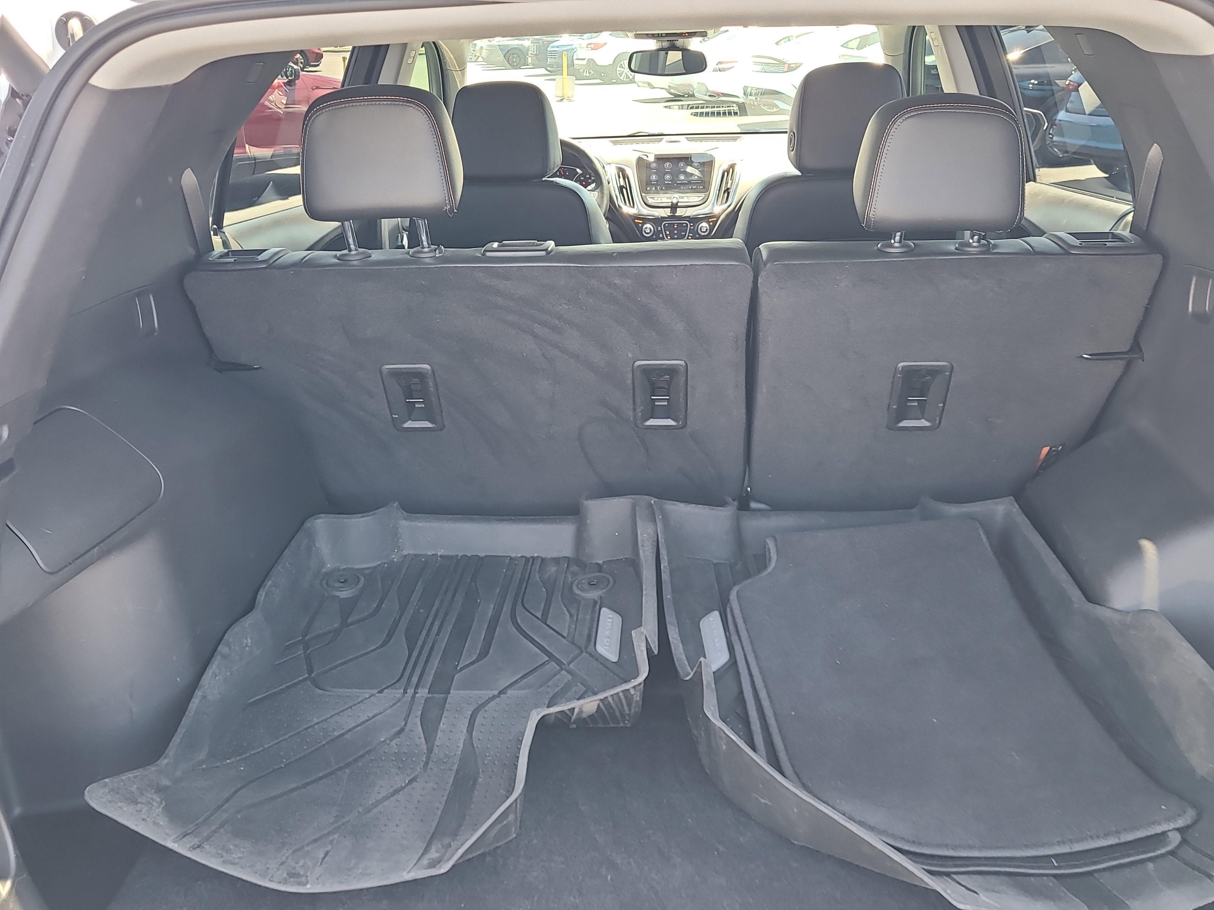 Used 2023 Chevrolet Equinox Premier FWD image 9