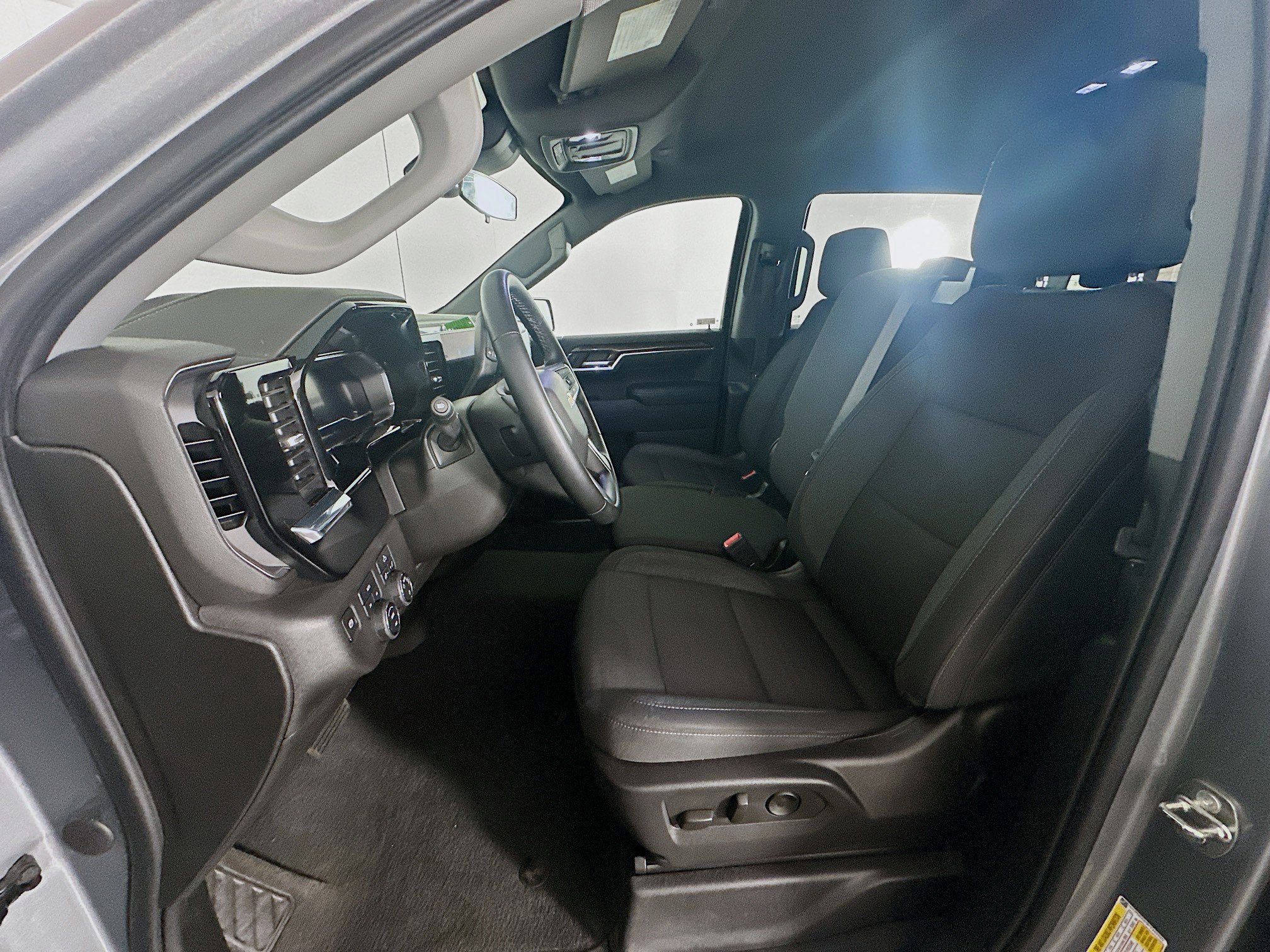 Used 2023 Chevrolet Silverado 1500 LT AWD/4WD image 13
