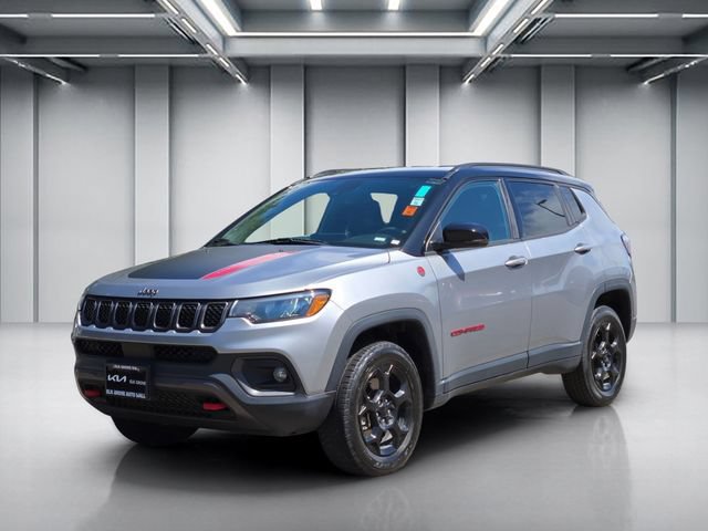 Used 2024 Jeep Compass Trailhawk AWD/4WD image 8