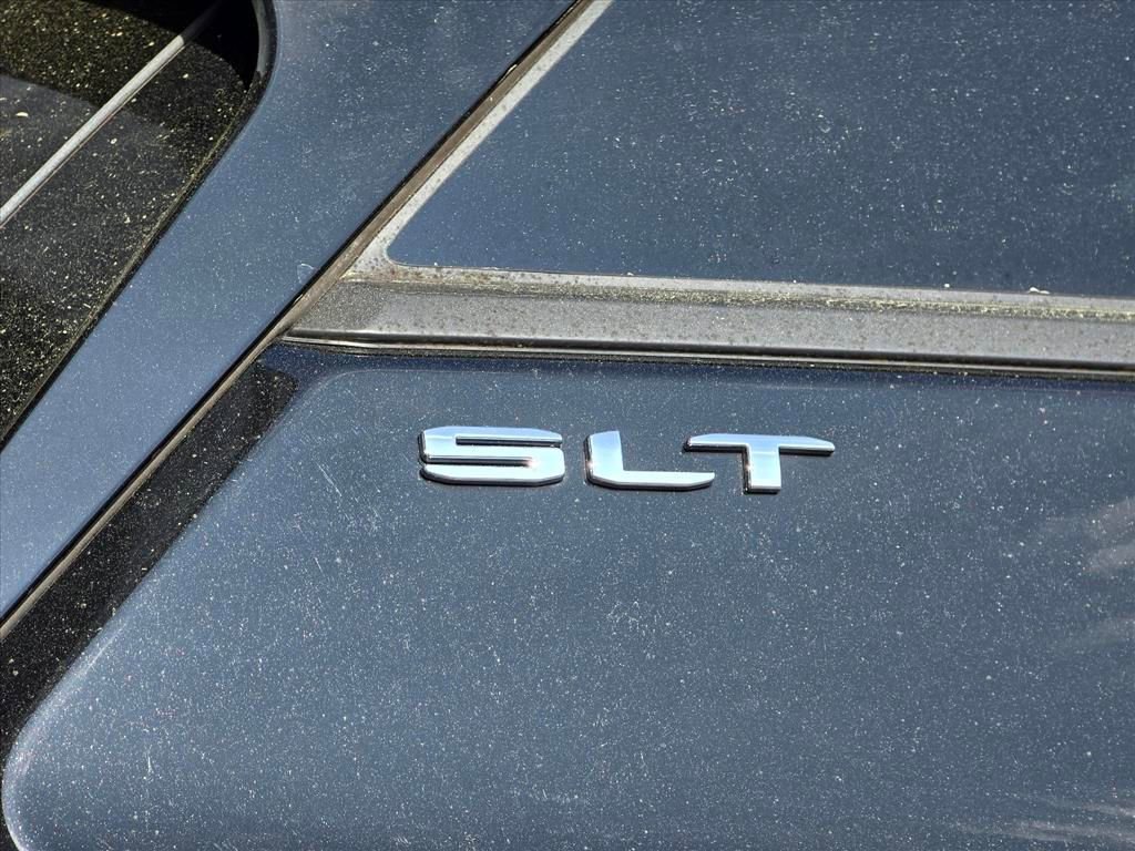 Used 2023 GMC Terrain SLT image 15