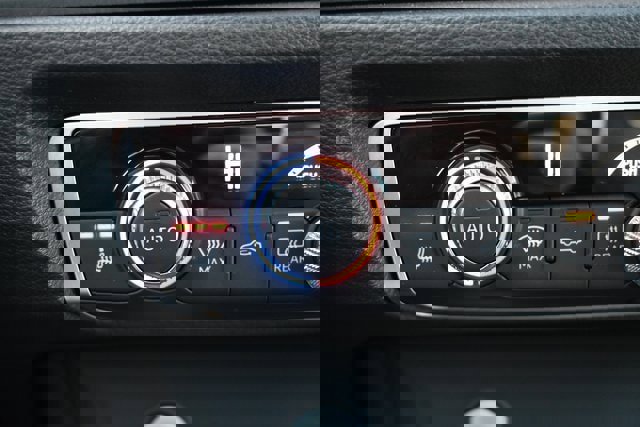 Used 2020 Audi Q3 2.0T Prestige image 31