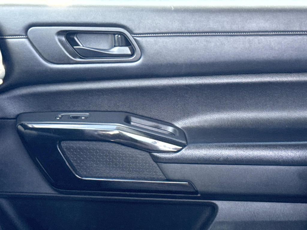 Certified 2024 Nissan Pathfinder SV FWD image 22