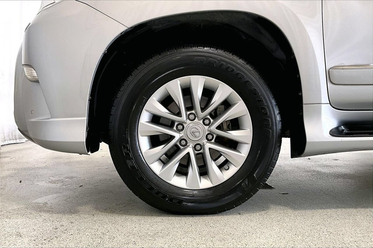 Used 2014 Lexus GX 460 w/ Premium Package AWD/4WD image 8