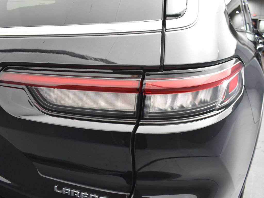 Used 2022 Jeep Grand Cherokee L Laredo w/ Luxury Tech Group I AWD/4WD image 8