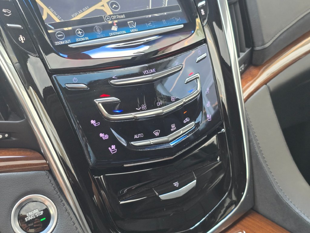 Used 2016 Cadillac Escalade Luxury AWD/4WD image 28